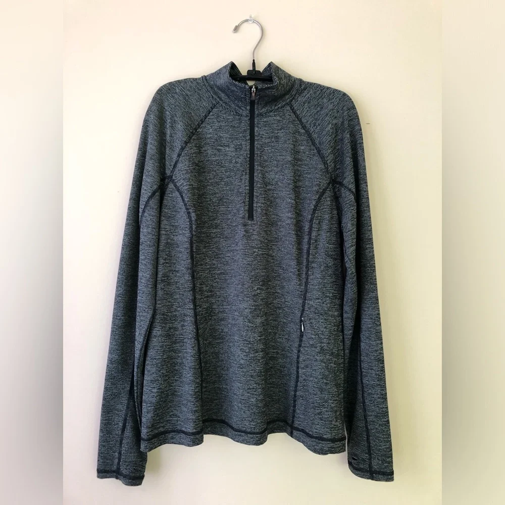 TEK GEAR DryTEK zippered athletic top w/thumb holes & hidden pocket in charcoal - Picture 10 of 10